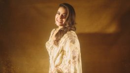 Kajol’s Gold Saree Look Is the Definition of Timeless Grace and Elegance