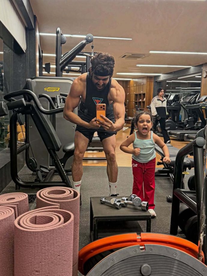 Like Father, Like Daughter: Gurmeet Choudhary Turns Inspiration For Daughter Lianna In Cute Gym Pic 1000133