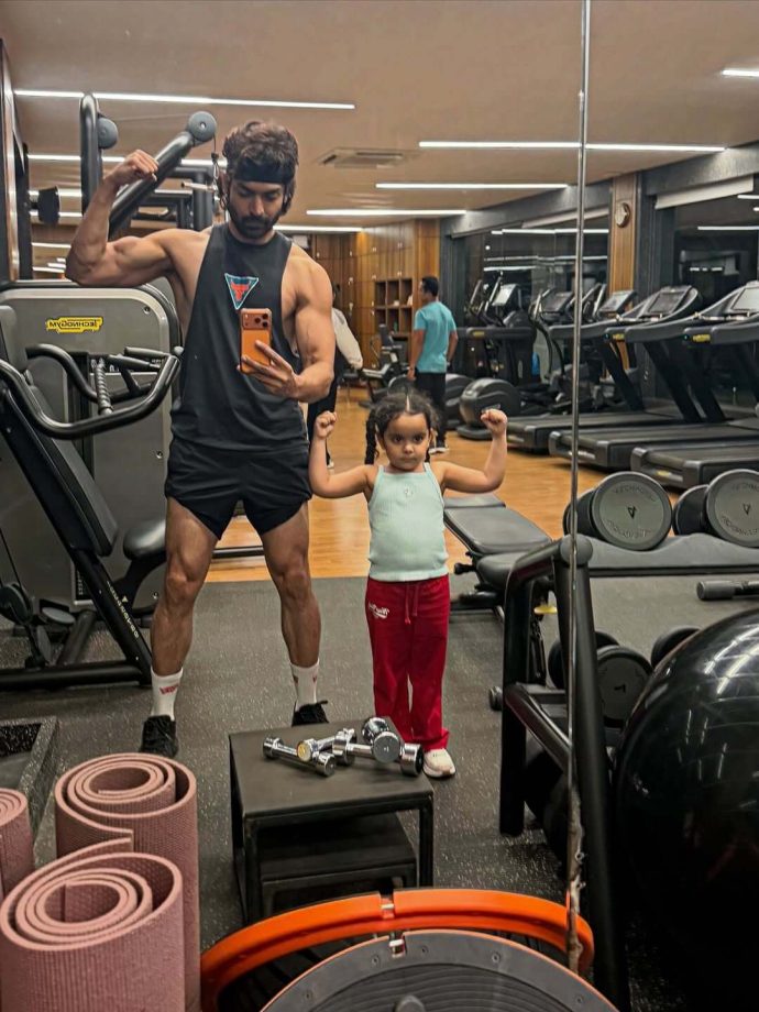 Like Father, Like Daughter: Gurmeet Choudhary Turns Inspiration For Daughter Lianna In Cute Gym Pic 1000134