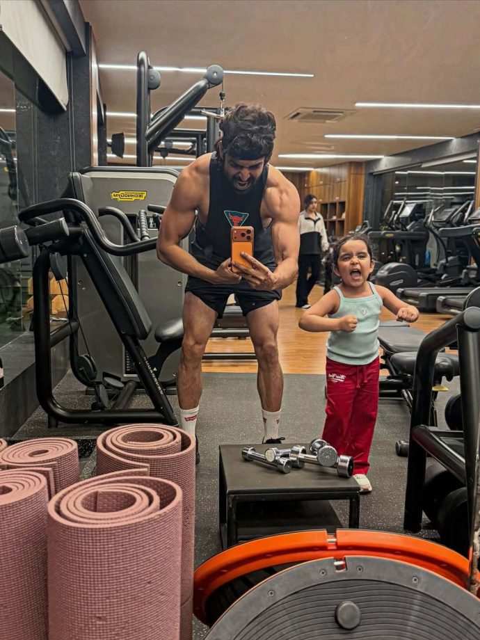Like Father, Like Daughter: Gurmeet Choudhary Turns Inspiration For Daughter Lianna In Cute Gym Pic 1000135