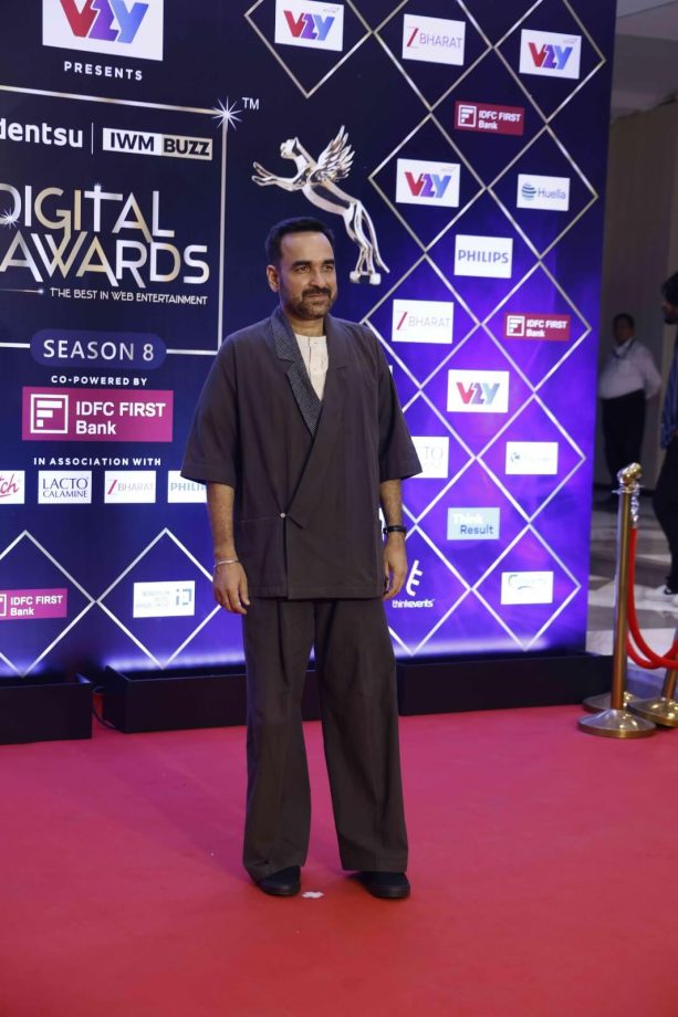 Men Who Owned the Red Carpet at IWMBuzz Digital Awards Season 8 with Their Statement Looks 1000925
