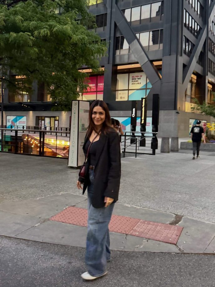 Mrunal Thakur Serves Effortless Street Style Goals in Chicago 1000694
