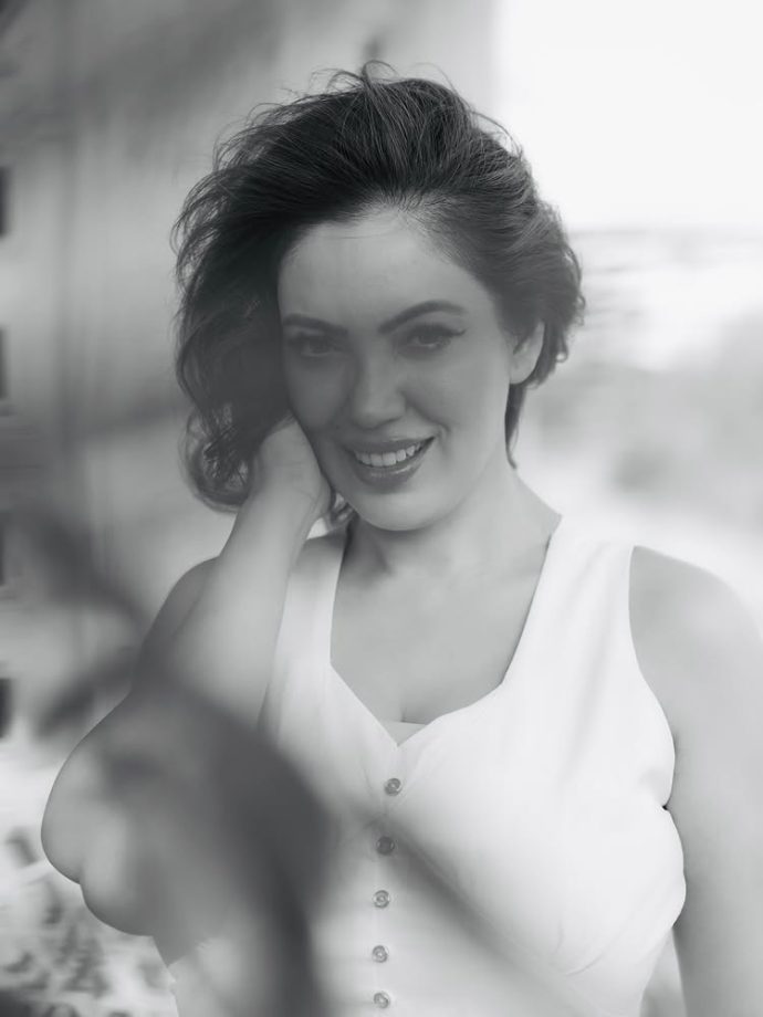 Munmun Dutta Keeps It Effortlessly Elegant in a Classic White Sleeveless Top 1