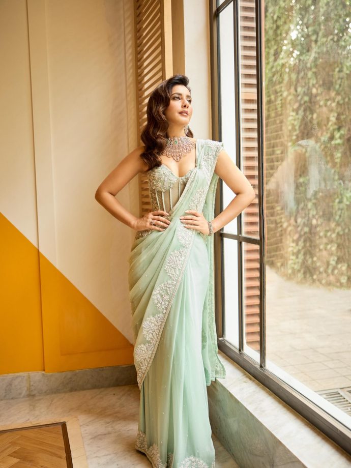 Raashii Khanna’s Mint Green Saree Is the Kind of Elegance That Never Goes Out of Style 999402