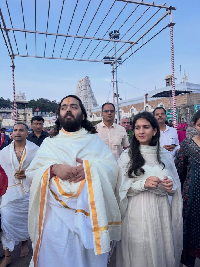 Radhika Merchant Keeps It Graceful in White Ethnic Wear During Tirumala Visit with Mukesh Ambani and Anant Ambani 999933