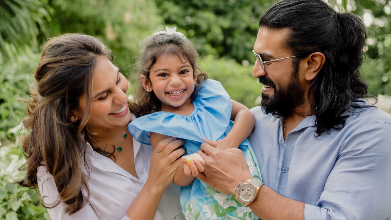 Ram Charan-Upasana Kamineni Konidela Unveil Daughter KlinKaara's Face On Her 3rd Birthday—See Pics 1000851