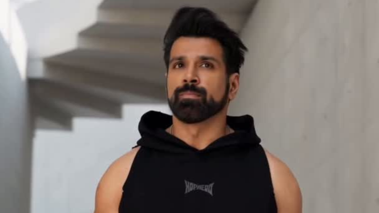Rithvikk Dhanjani Suffers Burn Injuries During Khatron Ke Khiladi 15 Fire Stunt: Reports 999188