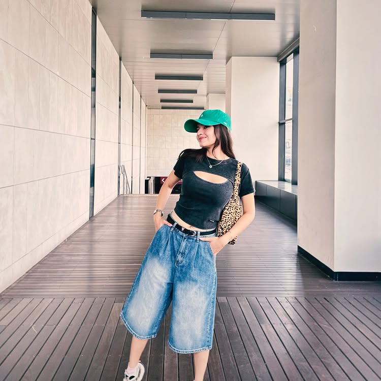 TV Divas Show How Crop Tops and Denim Never Go Out of Style: Anushka Sen, Reem Shaikh, and Rubina Dilaik Serve Casual Fashion Goals 1