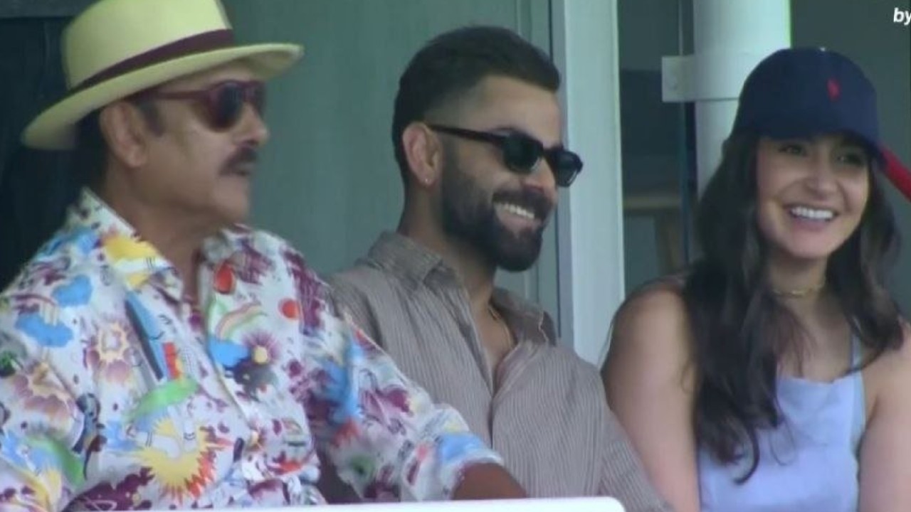 Virat Kohli, Anushka Sharma Cheer for Team India at Lord's; Her Ice Blue Dress Steals the Show 1