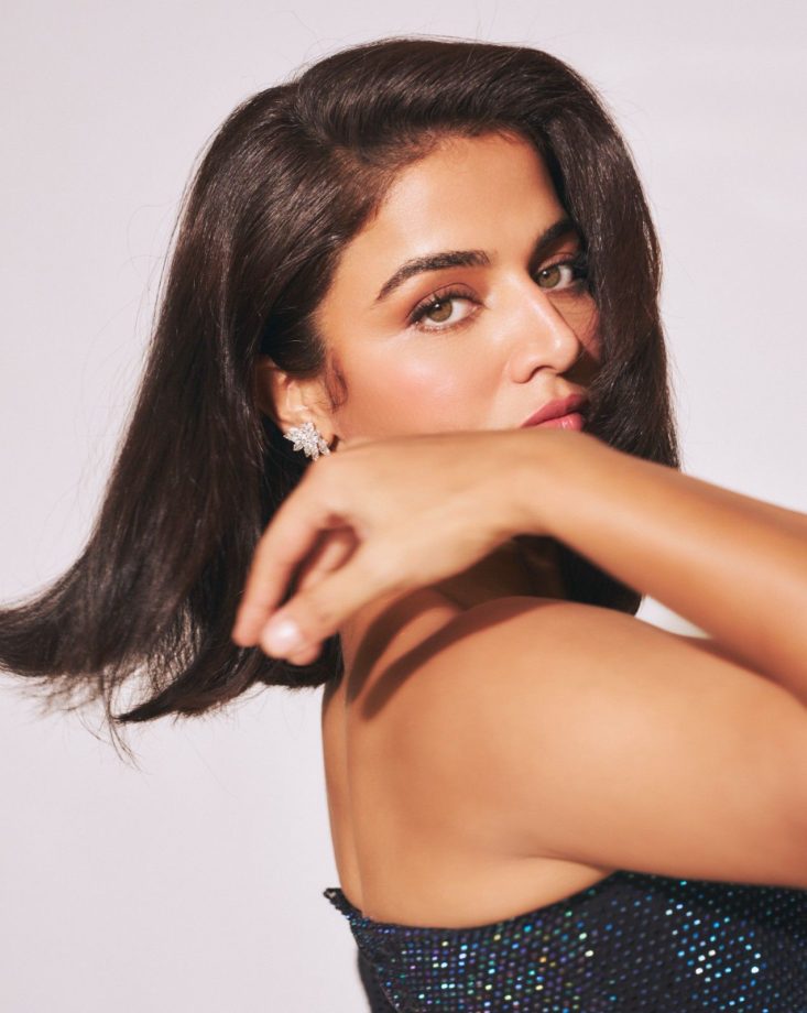 Wamiqa Gabbi Redefines Glamour in a Sculpted Black Gown 1000633