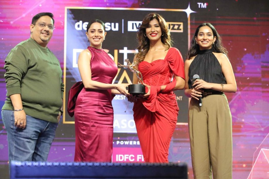 Winning Moments: IWMBuzz Digital Awards Season 8: India’s Biggest OTT and Web Entertainment 1000435