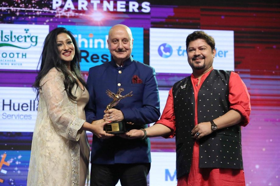 Winning Moments: IWMBuzz Digital Awards Season 8: India’s Biggest OTT and Web Entertainment 1000436