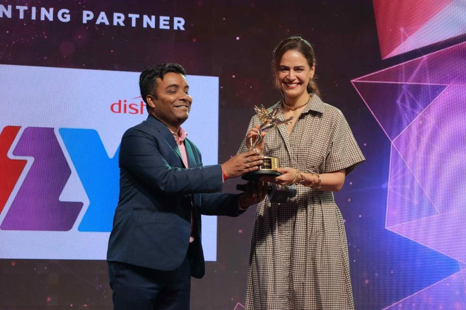 Winning Moments: IWMBuzz Digital Awards Season 8: India’s Biggest OTT and Web Entertainment 1000416