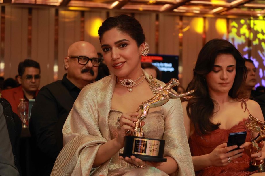 Winning Moments: IWMBuzz Digital Awards Season 8: India’s Biggest OTT and Web Entertainment 1000420