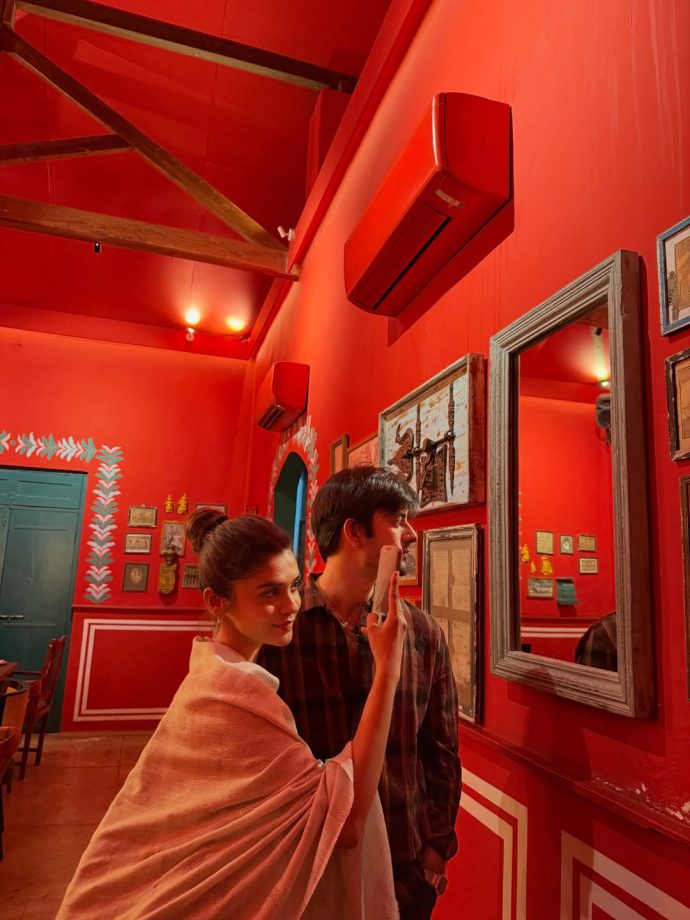 Aashay Mishra and Pranali Rathod's Cozy Monsoon Date Comes With Effortless Fashion Goals 1
