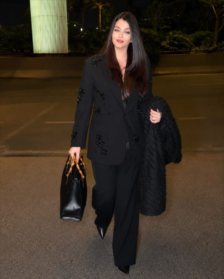 Aishwarya Rai Bachchan Airport Style Wins Power Dressing Game 1