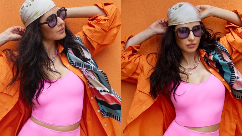 Ananya Panday to Kareena Kapoor Khan: Bollywood Actresses Bring Back the Bandana Trend in Style 1