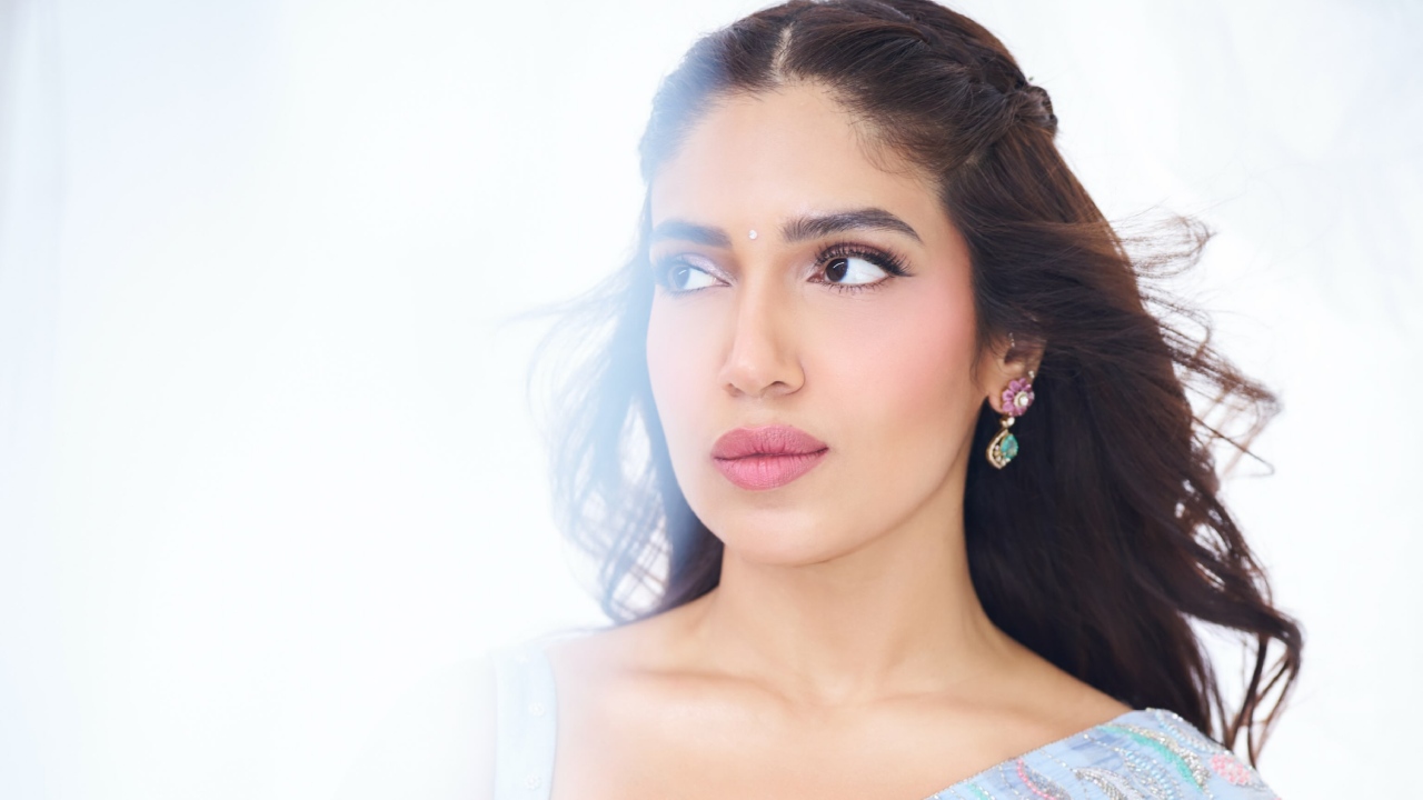 Bhumi Pednekkar Embraces Soft Elegance in a Dreamy Powder Blue Saree 1
