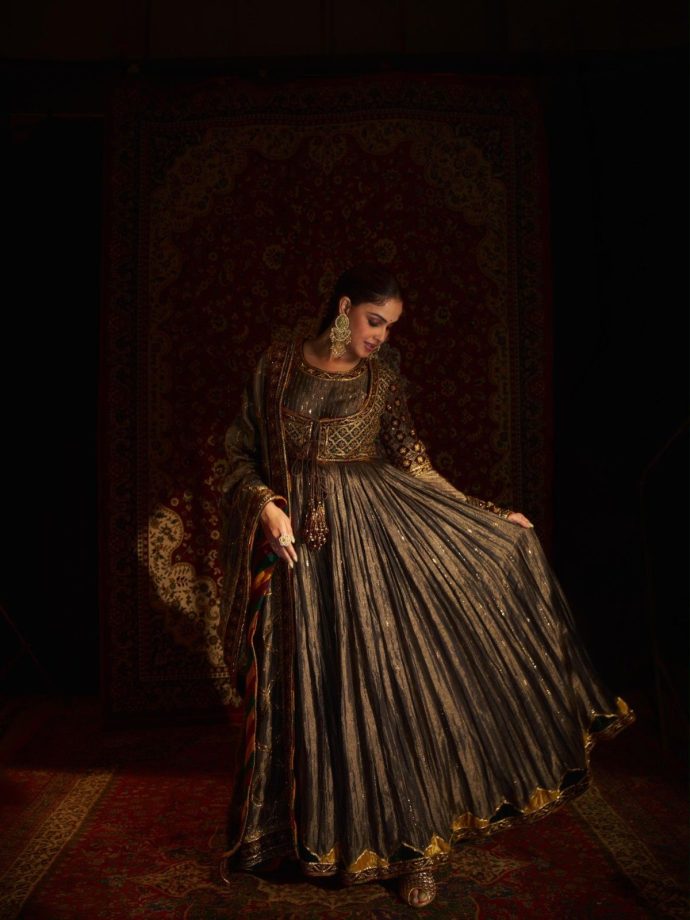 Genelia Deshmukh Stuns in a Regal Charcoal Anarkali 1