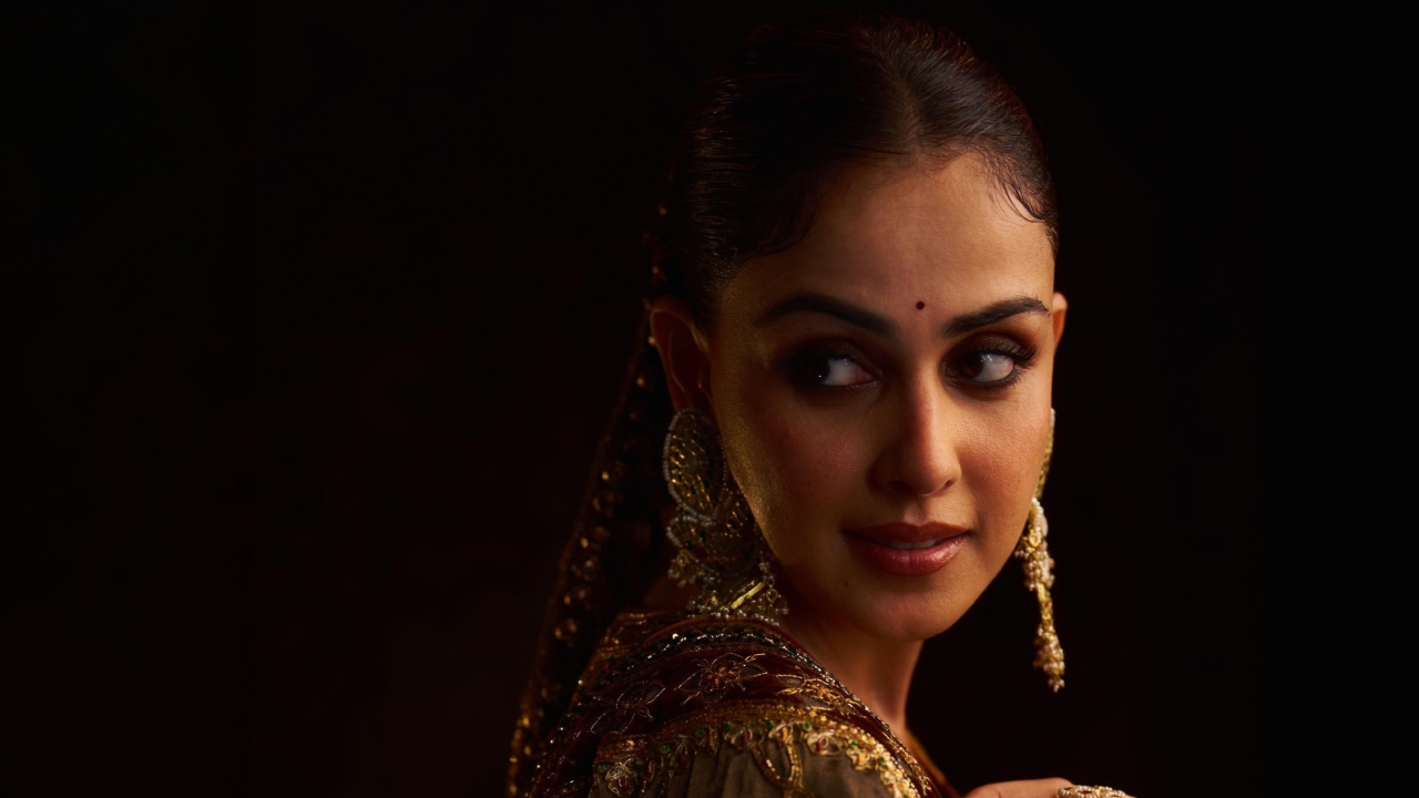 Genelia Deshmukh Stuns in a Regal Charcoal Anarkali 1