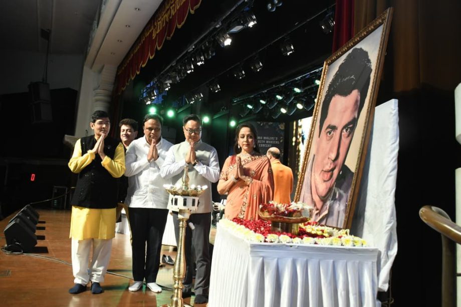 Hema Malini's 60 Years In Cinema Celebration Becomes Extra Special With Heartfelt Tribute To Dharmendra 1