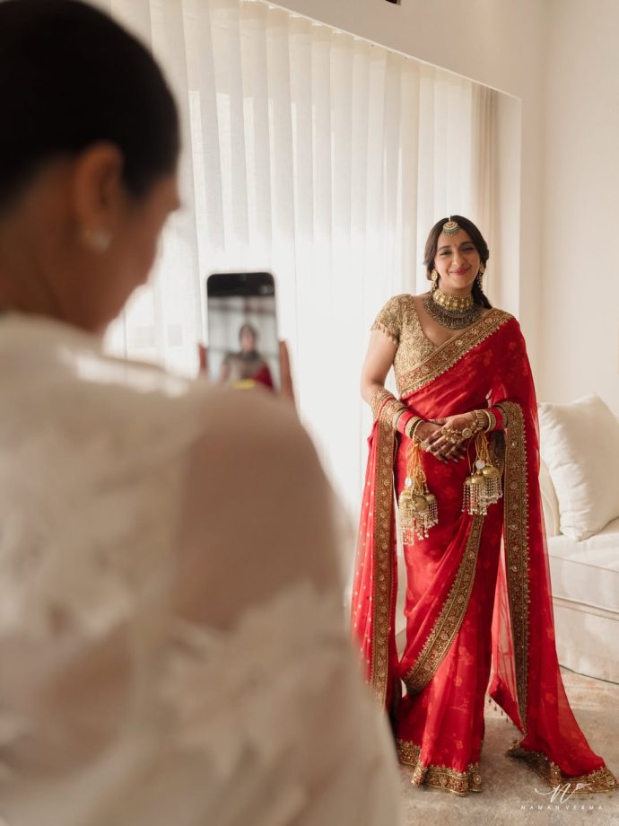 Inside Akansha Ranjan's Two Gorgeous Bridal Looks 1