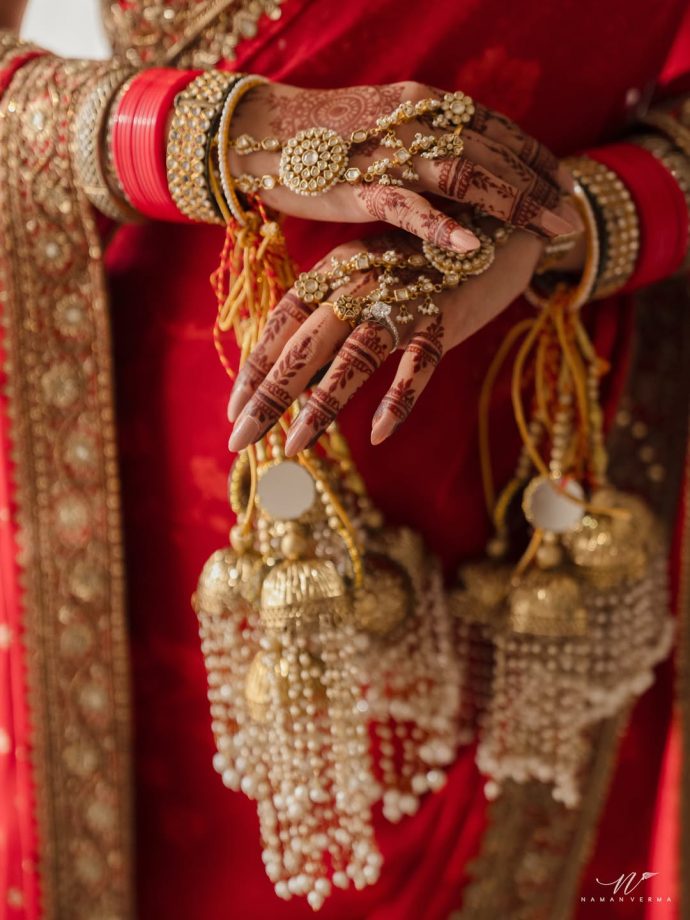 Inside Akansha Ranjan's Two Gorgeous Bridal Looks 1