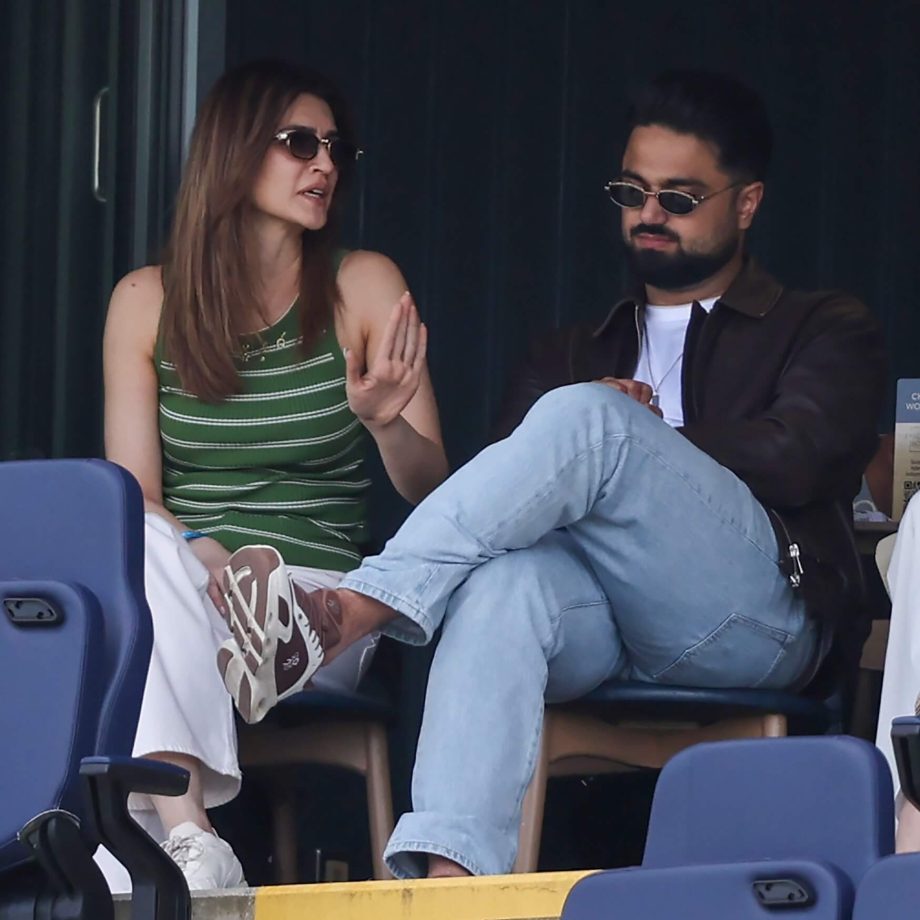 Kriti Sanon Enjoys India vs England ODI With Kabir Bahia, MS Dhoni, and Sakshi; Shares Adorable Selfie 1
