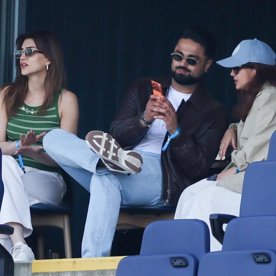 Kriti Sanon Enjoys India vs England ODI With Kabir Bahia, MS Dhoni, and Sakshi; Shares Adorable Selfie 1