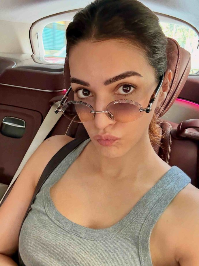 Kriti Sanon Gives Fans a Glimpse Into Her Personal Life With a Heartwarming ‘Half Yearly Dump’ 1