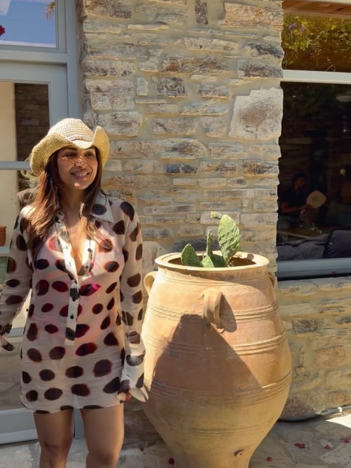 Malaika Arora Gives Summer Wardrobe Major Upgrade 1