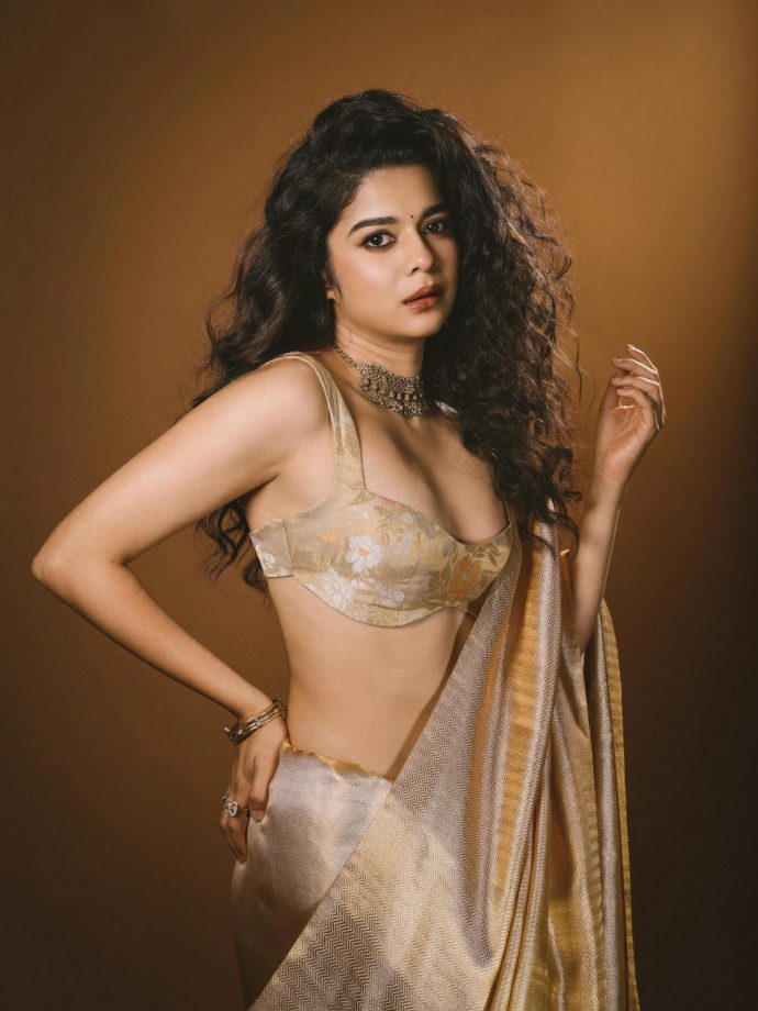 Mithila Palkar Keeps It Graceful in a Champagne Gold Saree 1