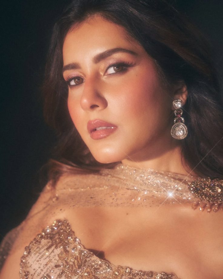 Raashii Khanna Sparks Golden Fashion Fever 1