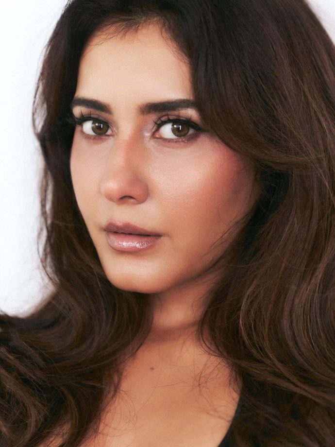 Raashii Khanna Sultry Black Dress, Smokey Eyes, Brown Lips 1
