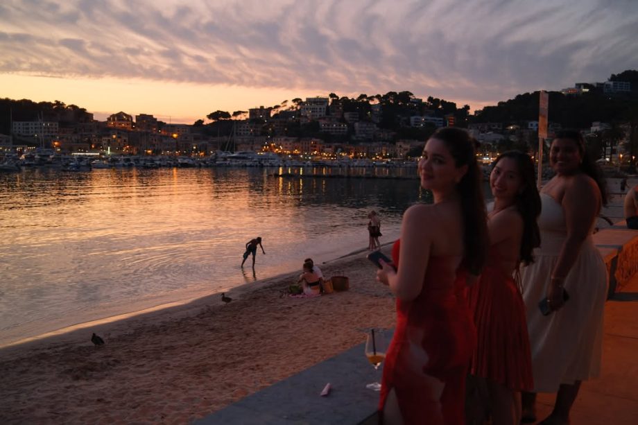 Sara Tendulkar's Spain Photo Dump Features 'Fav Girl' 1
