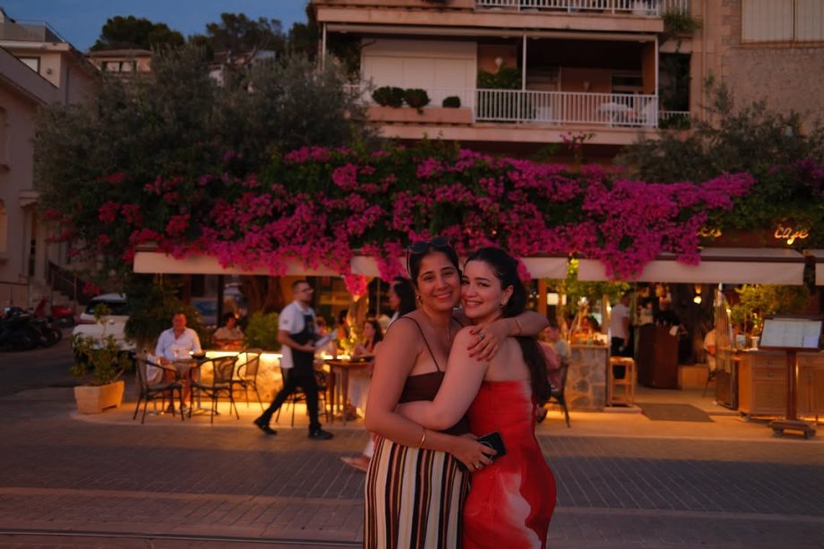 Sara Tendulkar's Spain Photo Dump Features 'Fav Girl' 1