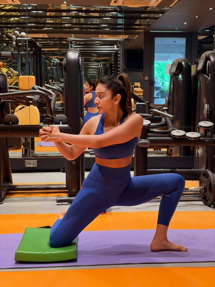 South Divas Rakul Preet Singh, Keerthy Suresh Share Fitness Inspiration Workout Videos 1