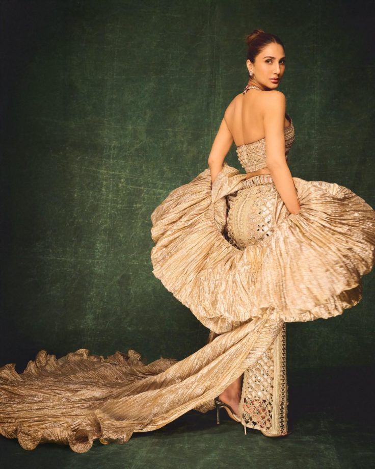 Vaani Kapoor's Designer Blouse Styles Elevate Every Lehenga 1