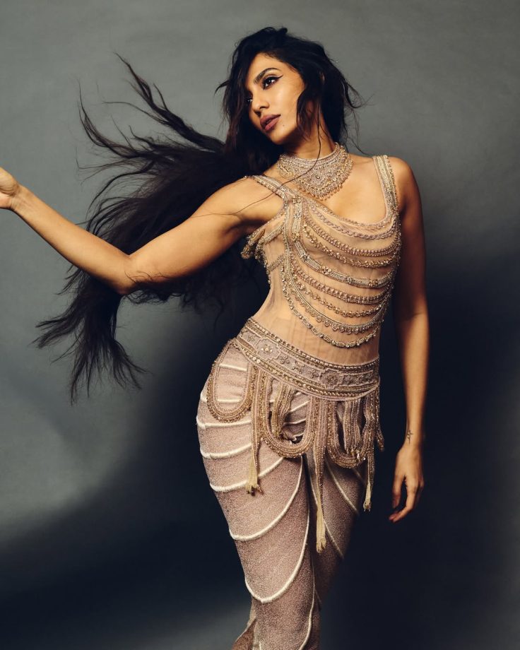 Aditi Rao Hydari, Sobhita Dhulipala Rule This Week's Couture Fashion 1