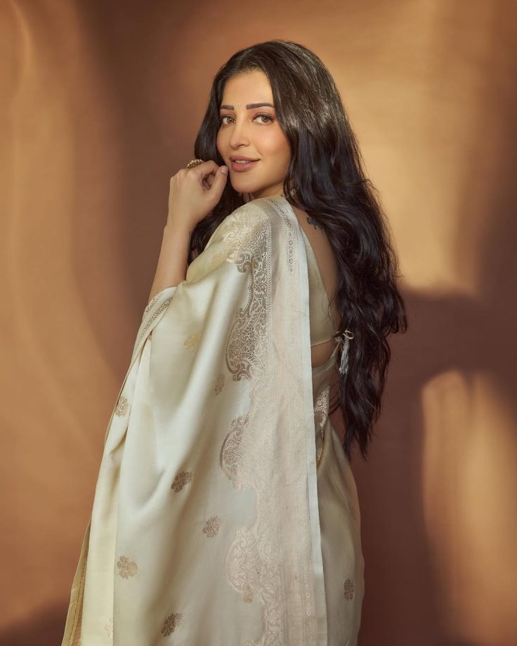 Anna Ben, Amala Paul, Shruti Haasan, Sobhita Dhulipala Serve 4 Stunning Kasavu White Saree Looks 1