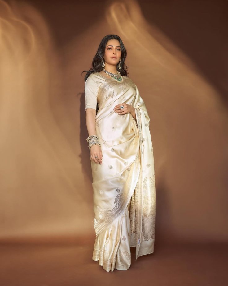 Anna Ben, Amala Paul, Shruti Haasan, Sobhita Dhulipala Serve 4 Stunning Kasavu White Saree Looks 1