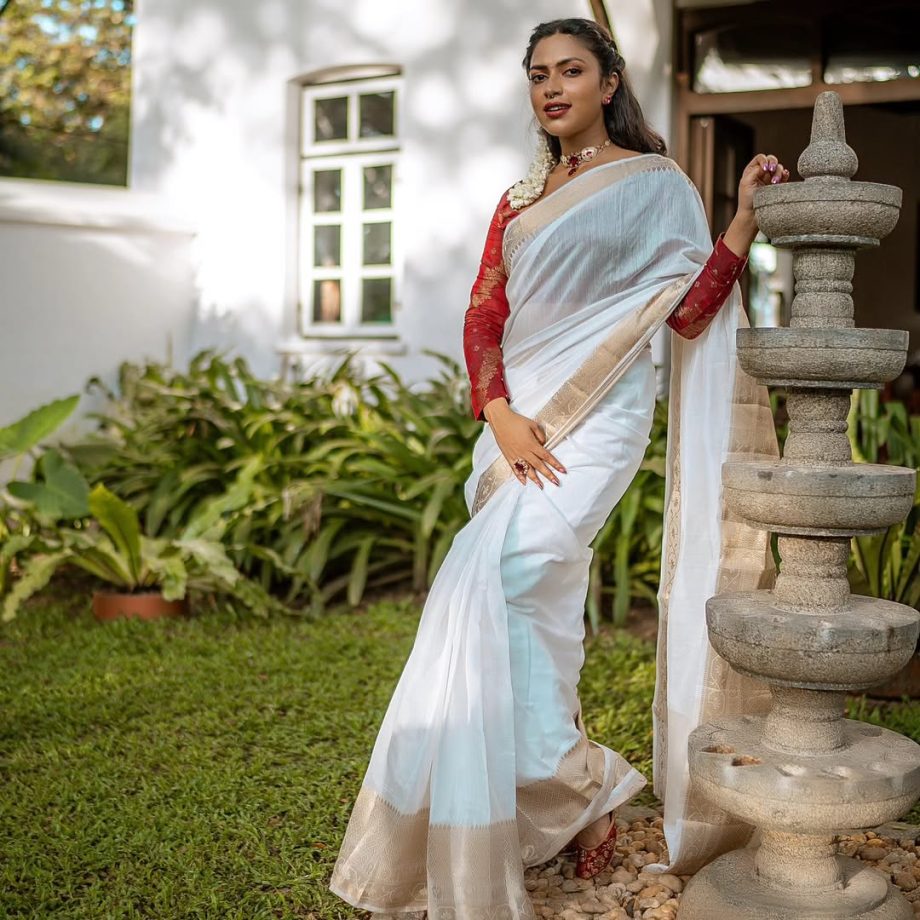 Anna Ben, Amala Paul, Shruti Haasan, Sobhita Dhulipala Serve 4 Stunning Kasavu White Saree Looks 1