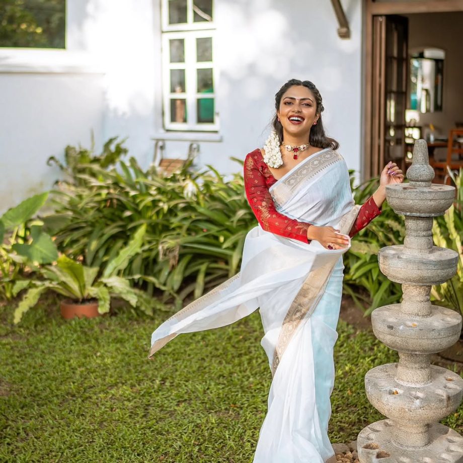 Anna Ben, Amala Paul, Shruti Haasan, Sobhita Dhulipala Serve 4 Stunning Kasavu White Saree Looks 1
