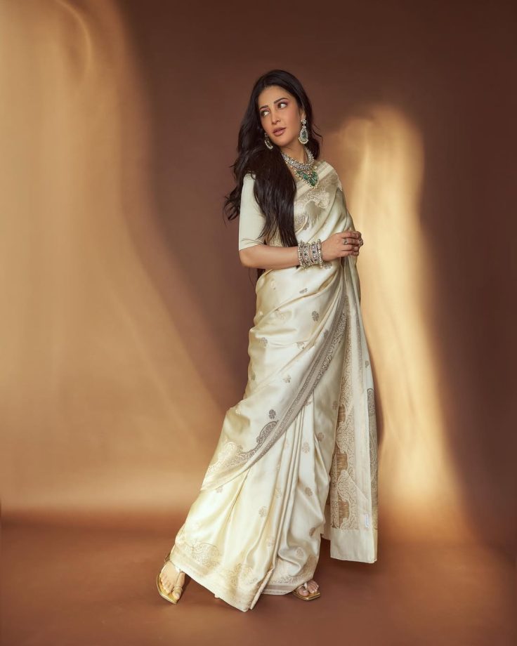 Anna Ben, Amala Paul, Shruti Haasan, Sobhita Dhulipala Serve 4 Stunning Kasavu White Saree Looks 1