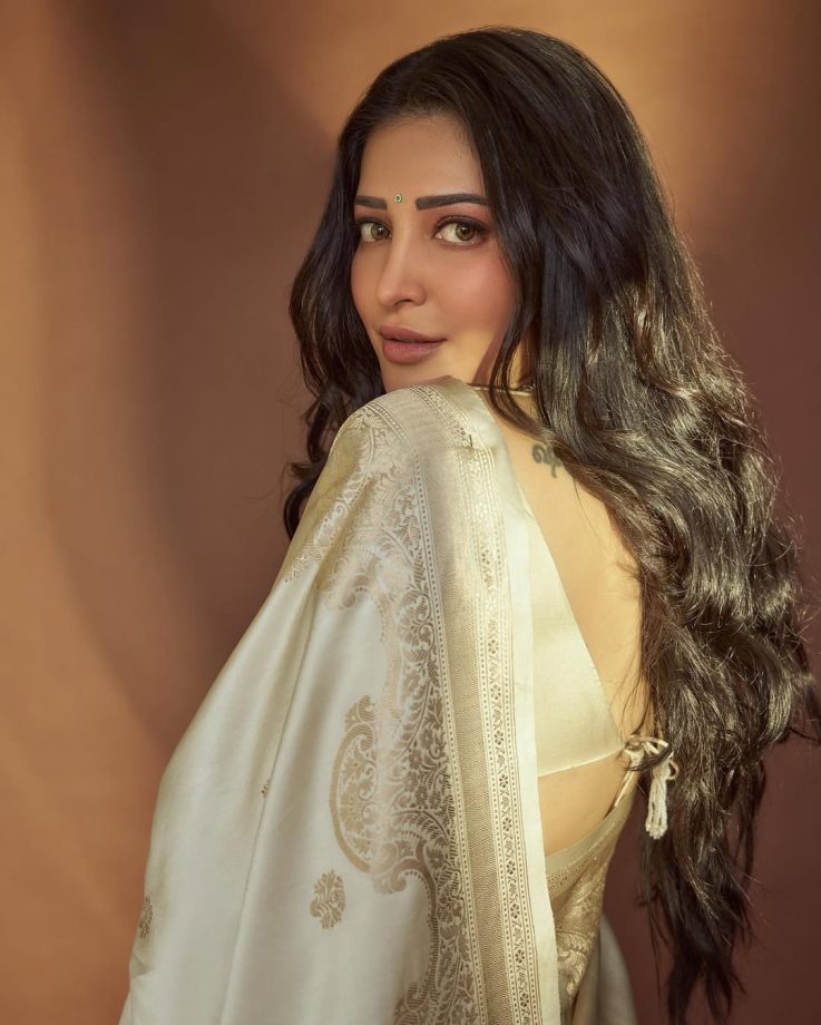 Anna Ben, Amala Paul, Shruti Haasan, Sobhita Dhulipala Serve 4 Stunning Kasavu White Saree Looks 1