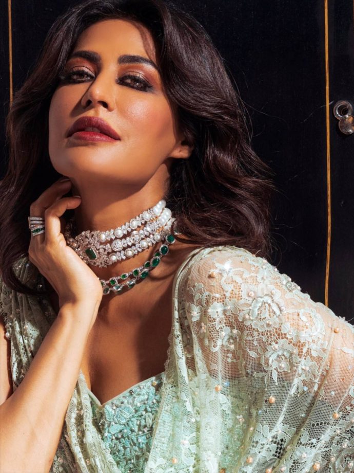 Chitrangda Singh Exudes Vintage Glamour in Tarun Tahiliani Saree 1