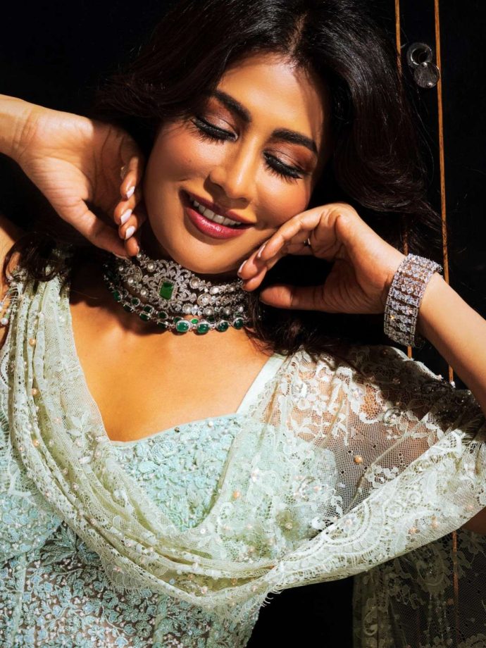 Chitrangda Singh Exudes Vintage Glamour in Tarun Tahiliani Saree 1