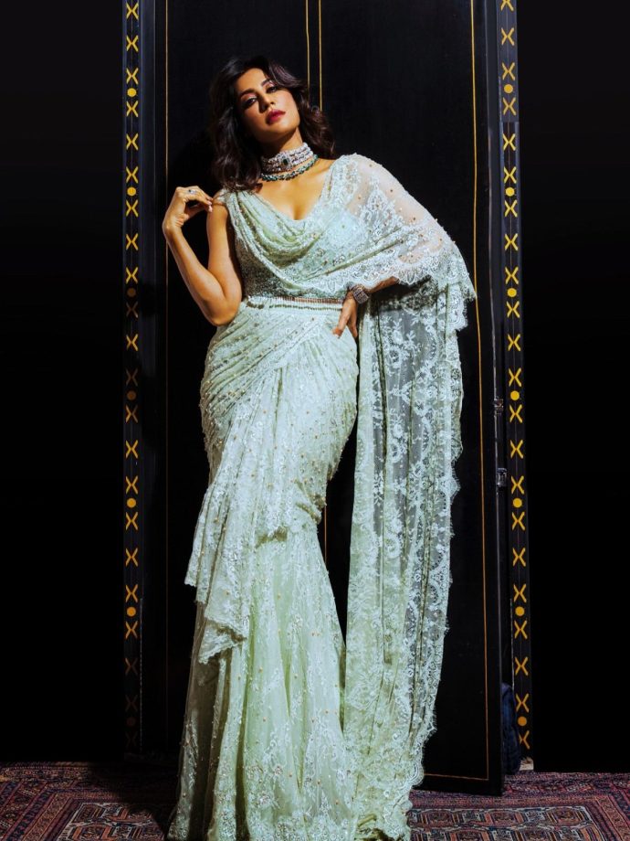 Chitrangda Singh Exudes Vintage Glamour in Tarun Tahiliani Saree 1
