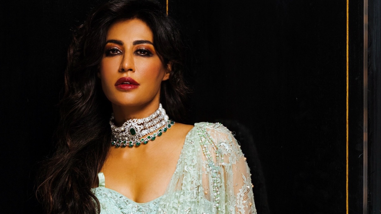 Chitrangda Singh Exudes Vintage Glamour in Tarun Tahiliani Saree 1
