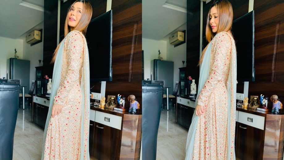 Eid 2026: Ethnic Suit Inspiration From Aamna Sharif, Sanjeeda Shaikh, Anjuum Faakih, UorfiJaved and Sara Khan 1